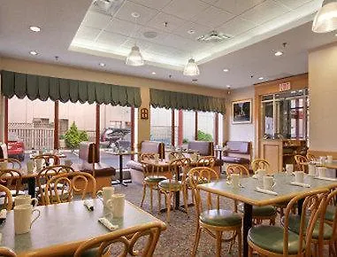 Fairfield By Marriott Niagara Falls, Canada Hotel