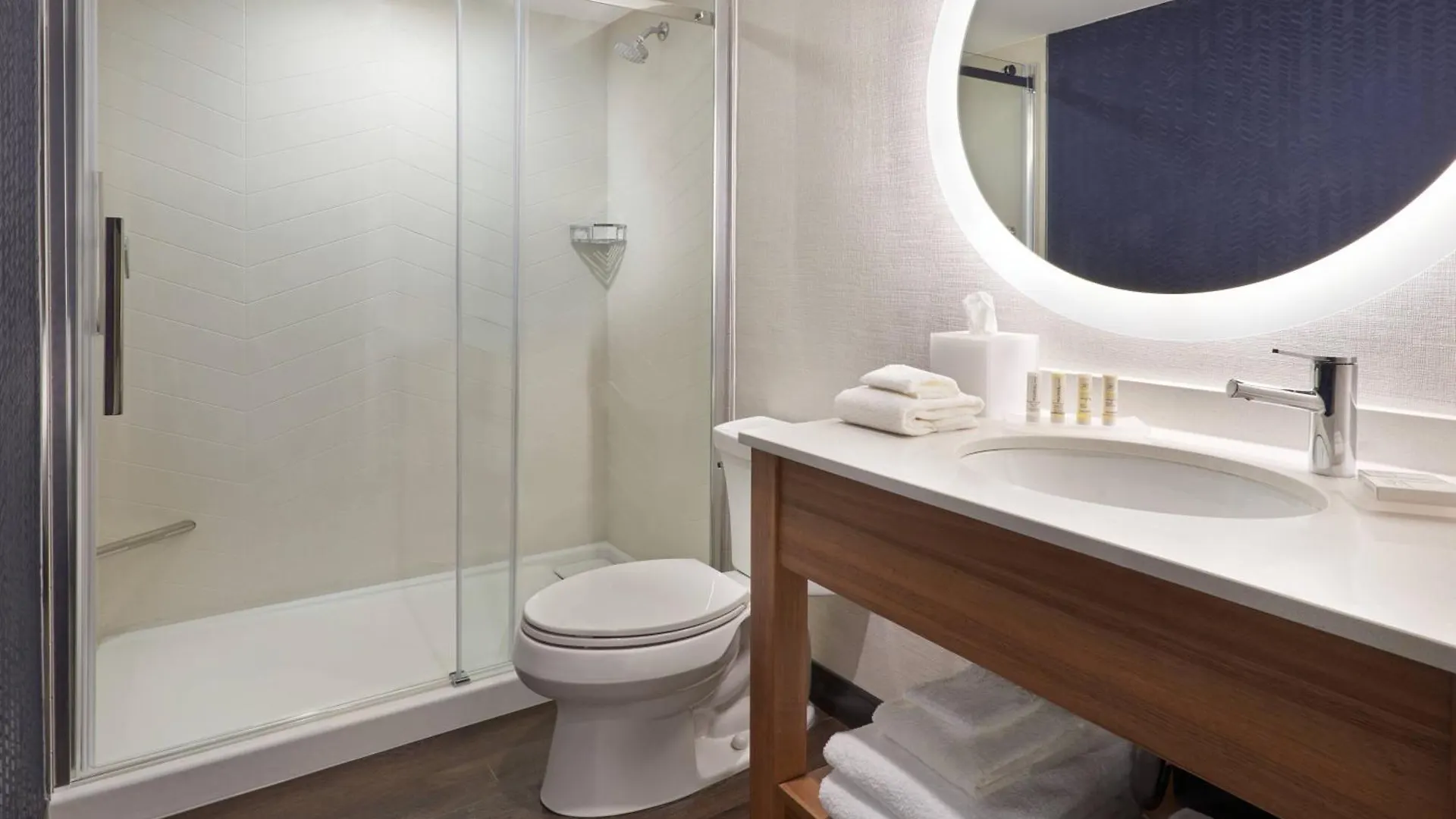 Fairfield By Marriott Niagara Falls, Canada קנדה